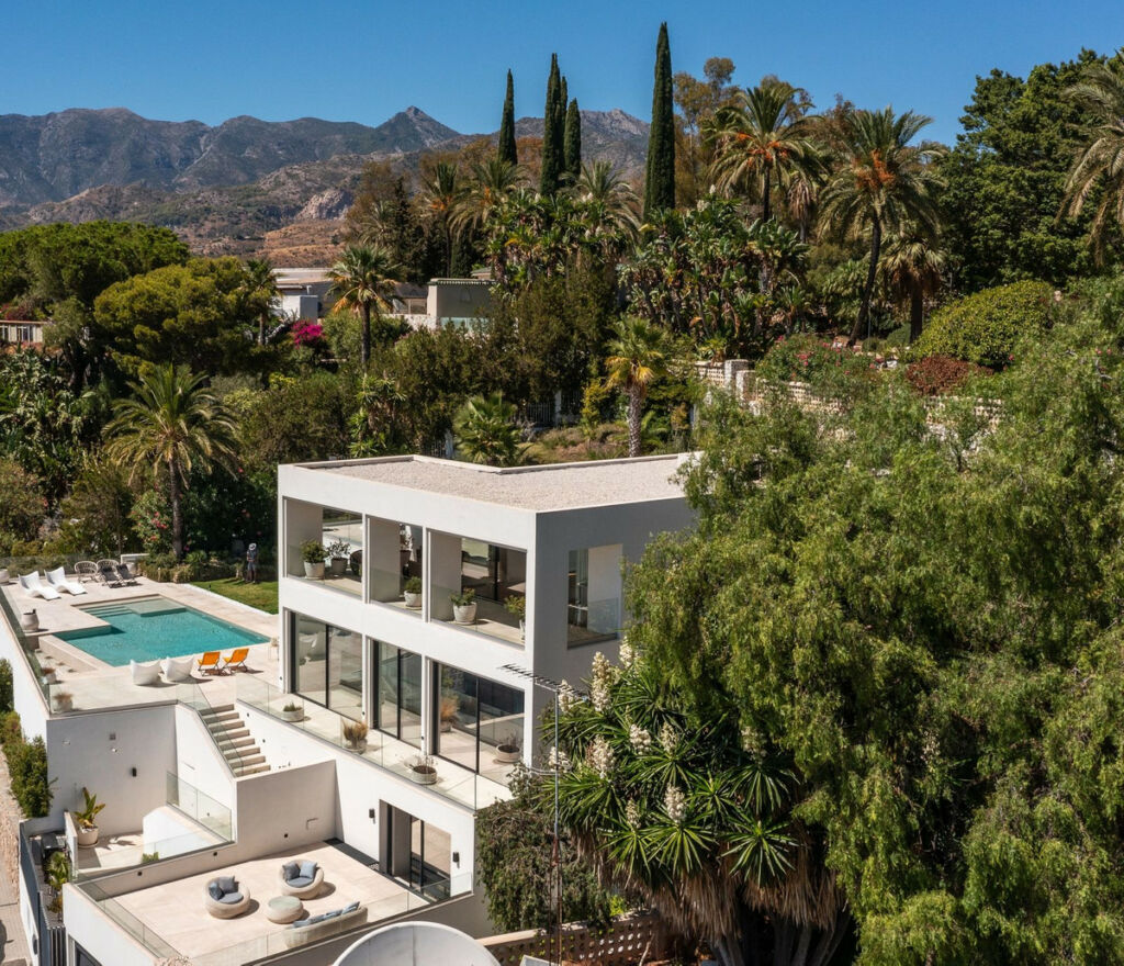 Detached Villa Río Real Málaga - image 30
