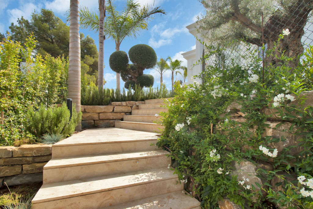 Detached Villa The Golden Mile Málaga - image 53