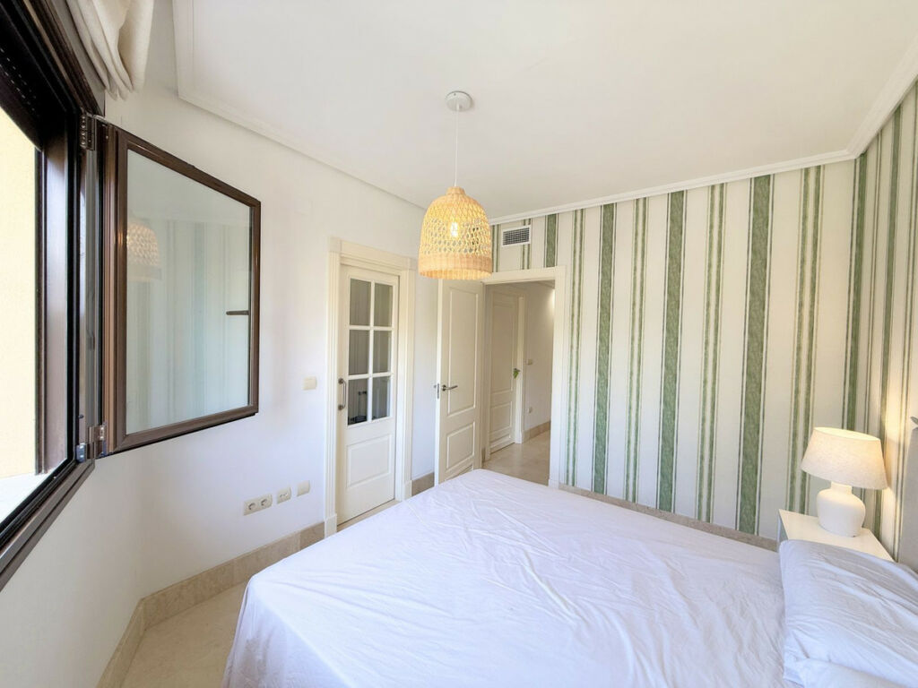 Middle Floor Apartment Sotogrande Puerto Cádiz - image 33