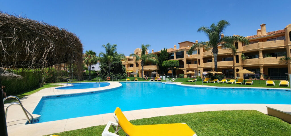 Middle Floor Apartment Calahonda Málaga - image 54
