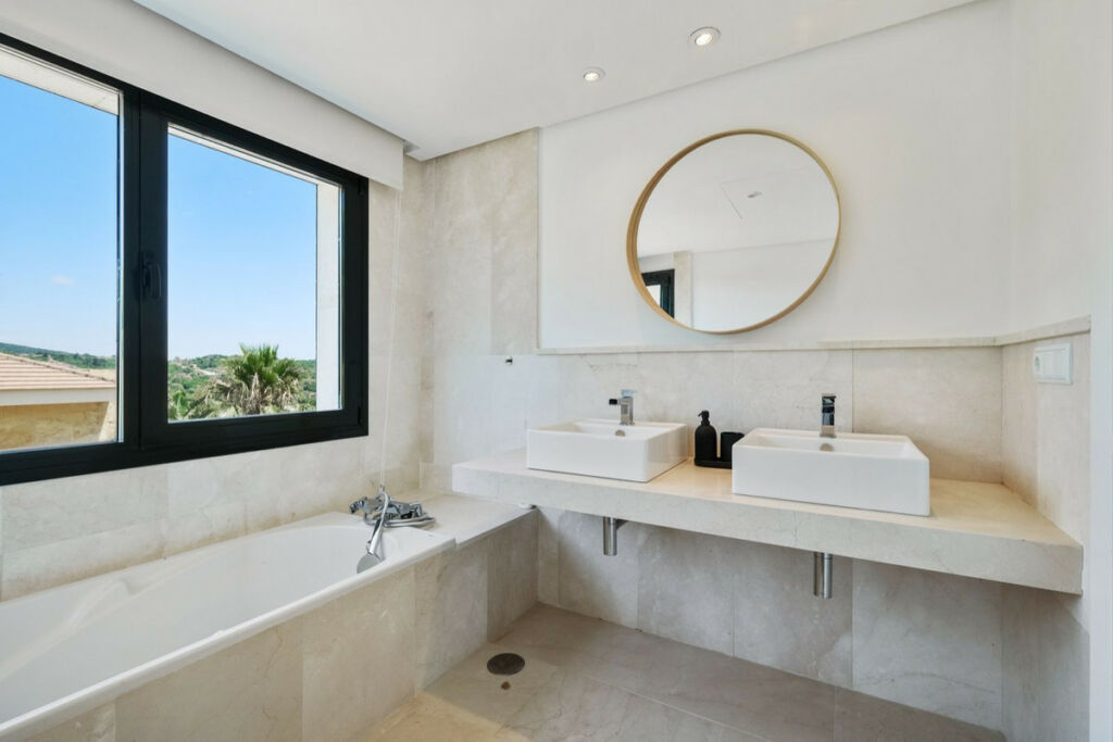 Detached Villa Sotogrande Cádiz - image 54