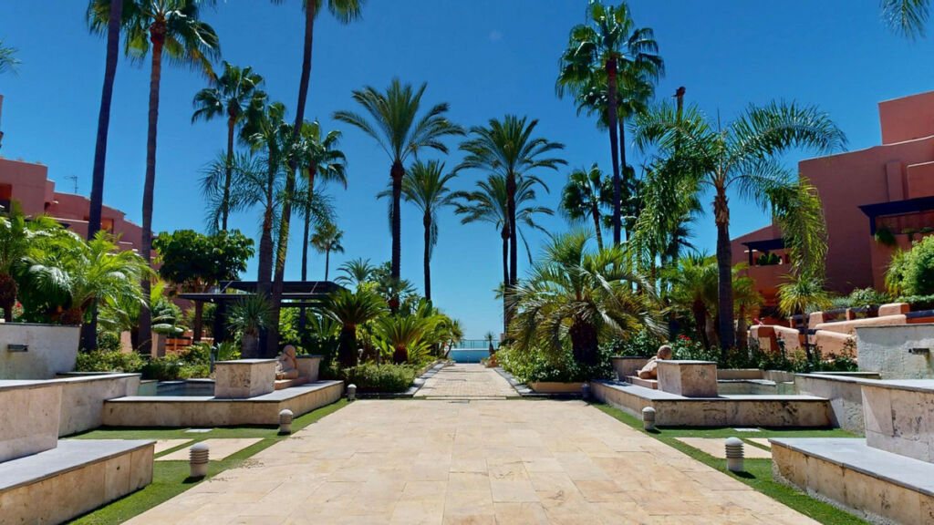 Middle Floor Apartment Estepona Málaga - image 54
