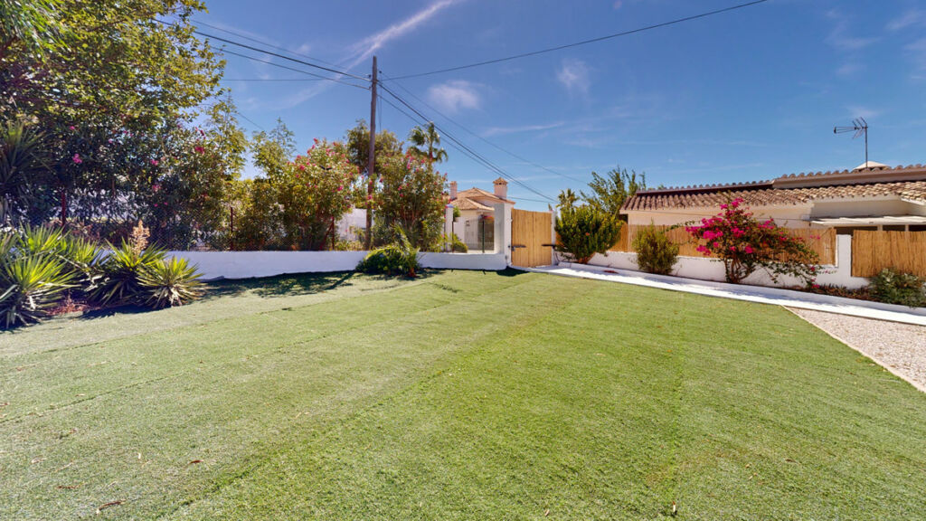 Detached Villa Estepona Málaga - image 56