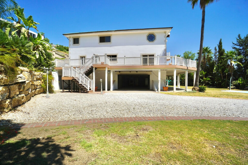 Detached Villa Benahavís Málaga - image 56