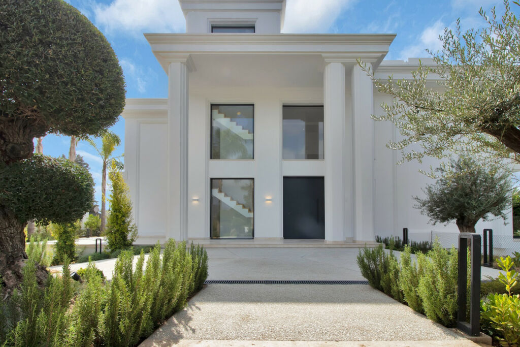 Detached Villa The Golden Mile Málaga - image 56