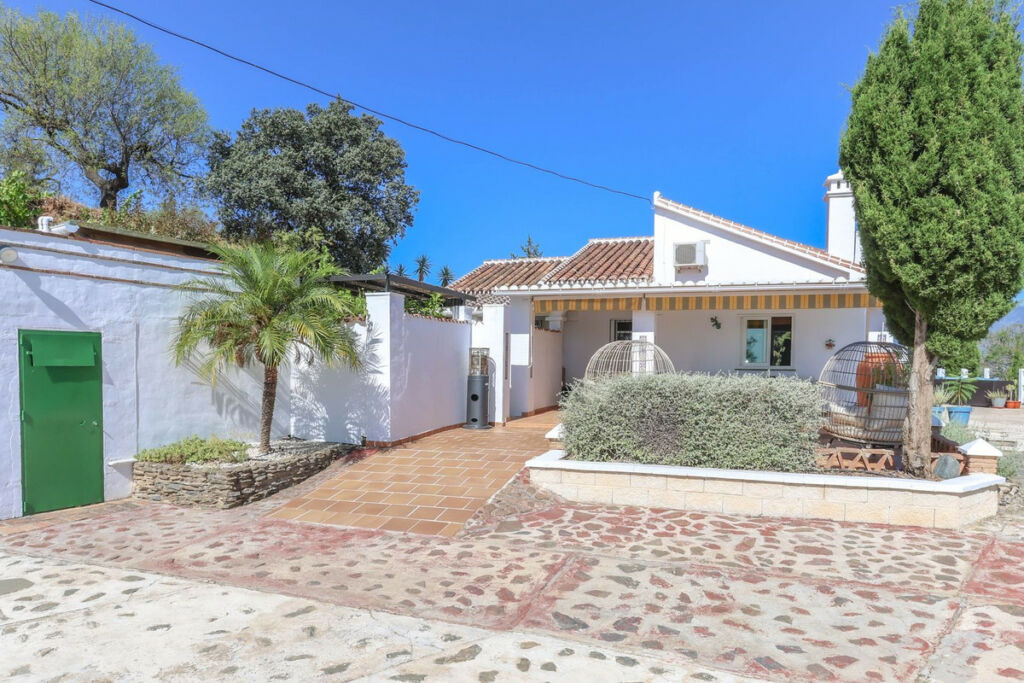 Detached Villa Guaro Málaga - image 56