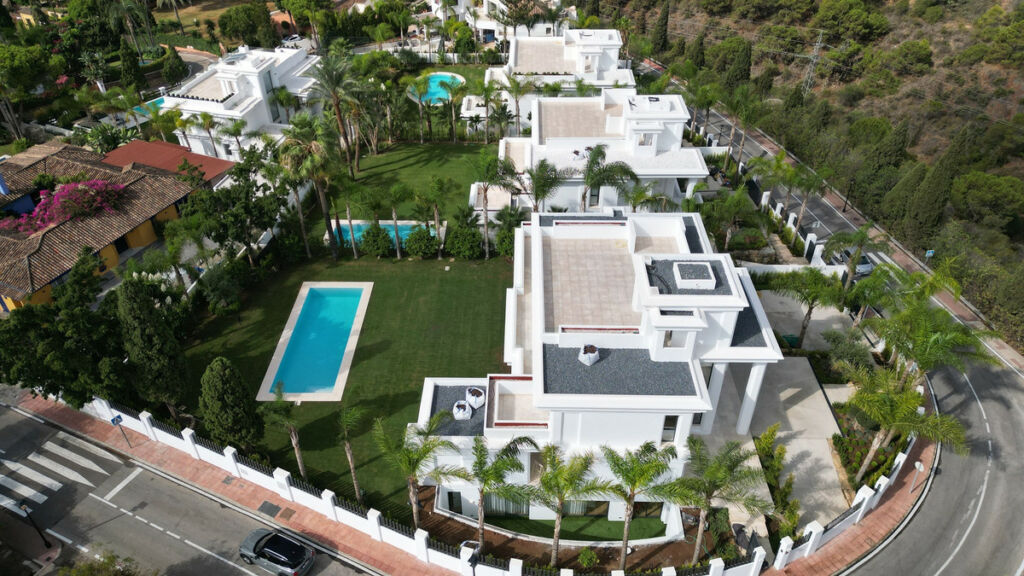 Detached Villa The Golden Mile Málaga - image 57