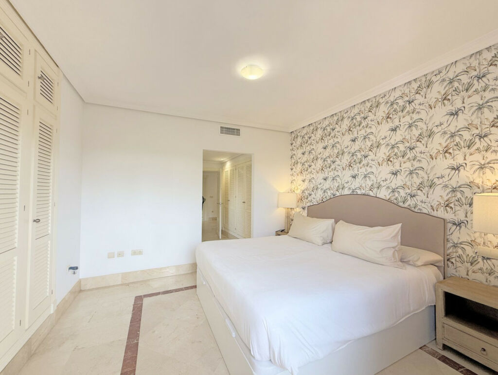 Middle Floor Apartment Sotogrande Puerto Cádiz - image 26