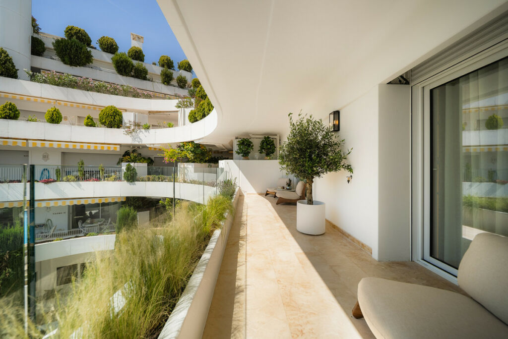 Middle Floor Apartment The Golden Mile Málaga - image 58