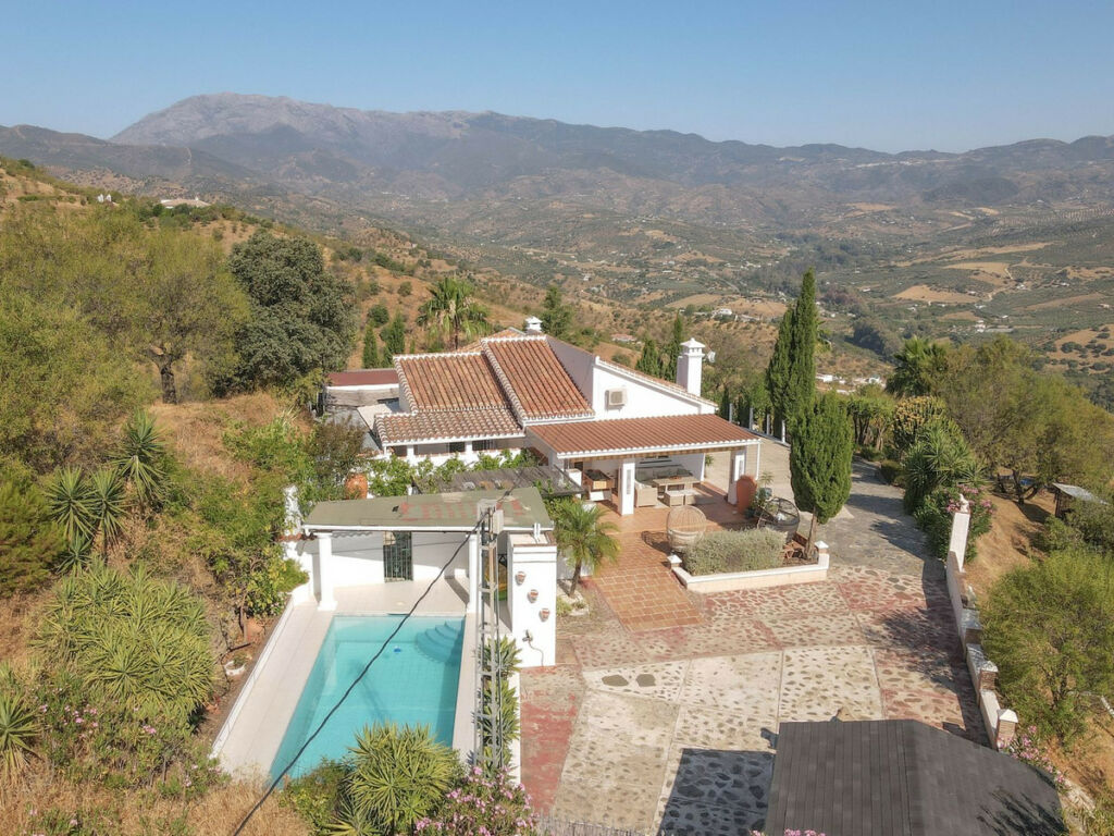 Detached Villa Guaro Málaga - image 58