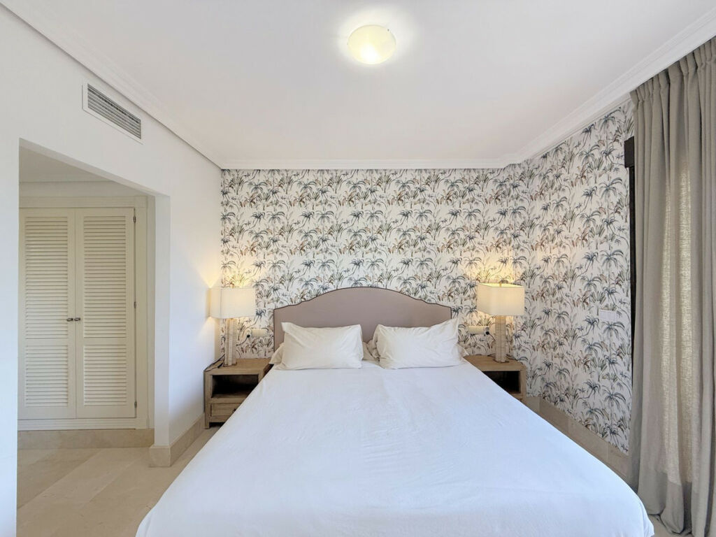 Middle Floor Apartment Sotogrande Puerto Cádiz - image 27