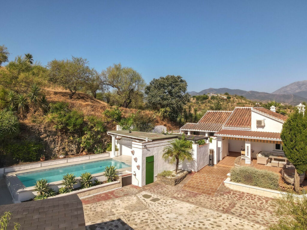 Detached Villa Guaro Málaga - image 59