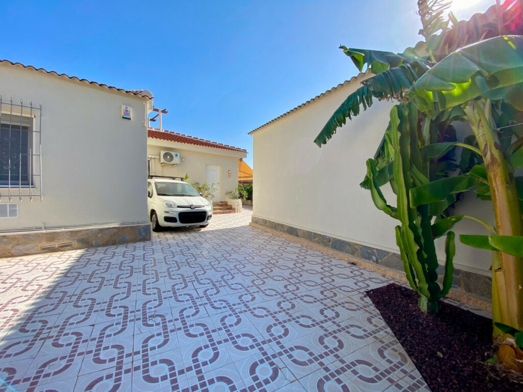 Detached Villa Ciudad Quesada Alicante - image 60