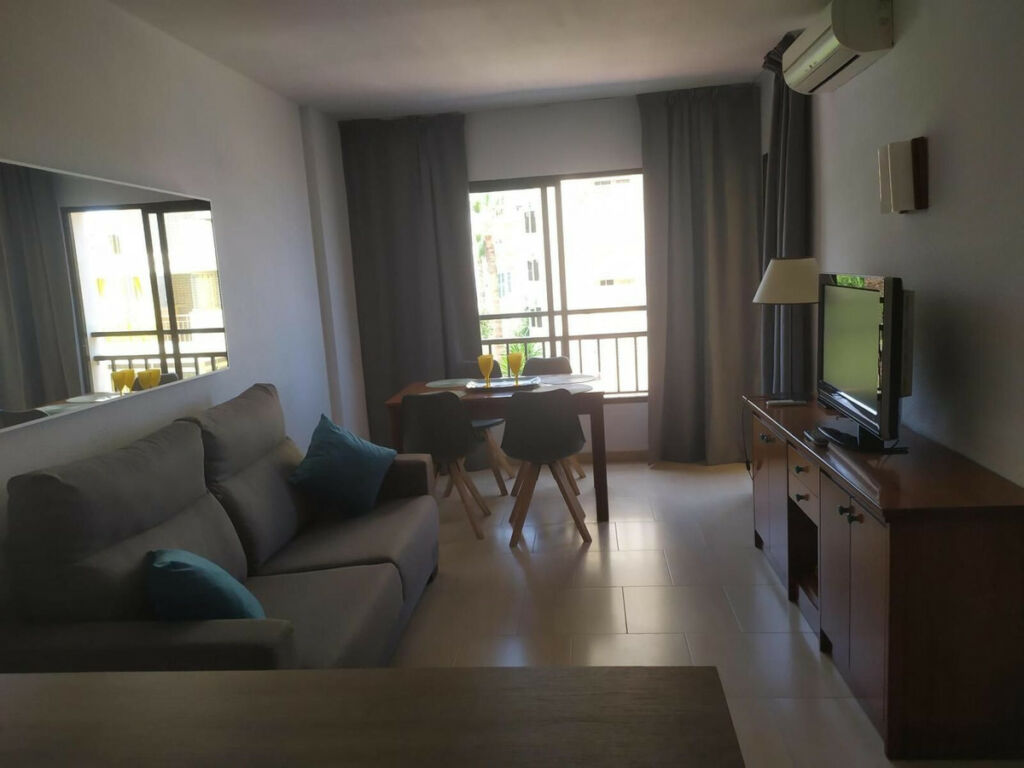 Middle Floor Apartment Fuengirola Málaga - image 6