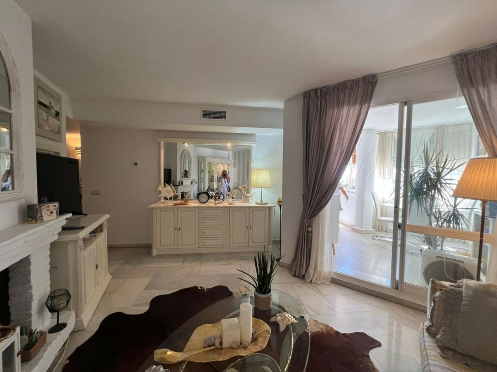 Middle Floor Apartment Benalmadena Málaga - image 6
