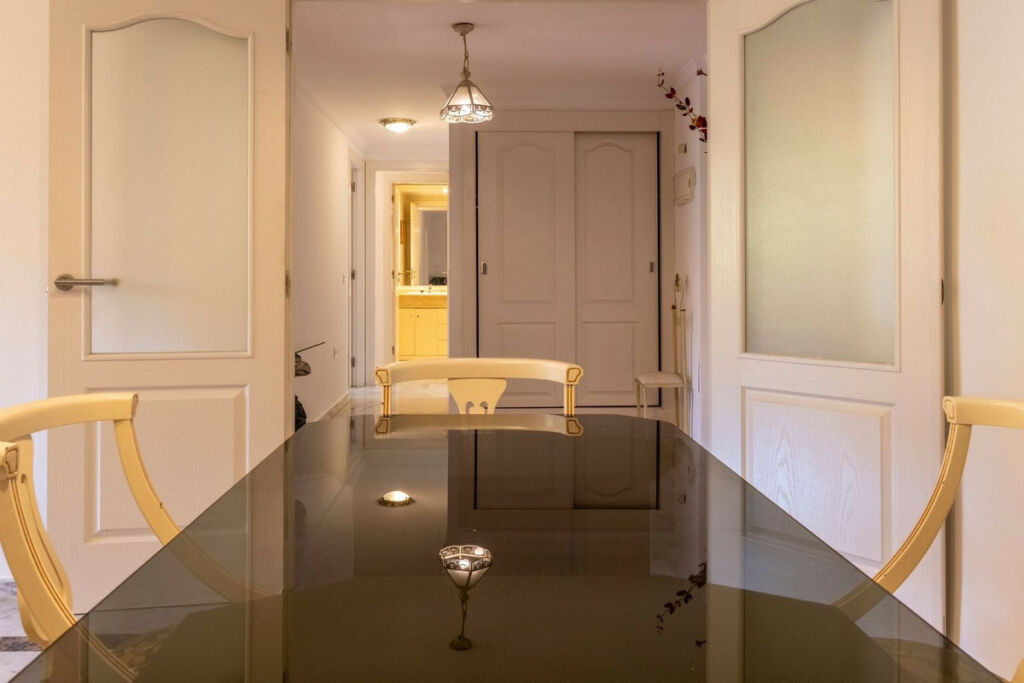 Middle Floor Apartment The Golden Mile Málaga - image 6