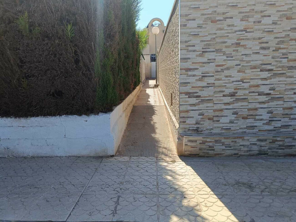 Townhouse Torrevieja Alicante - image 6