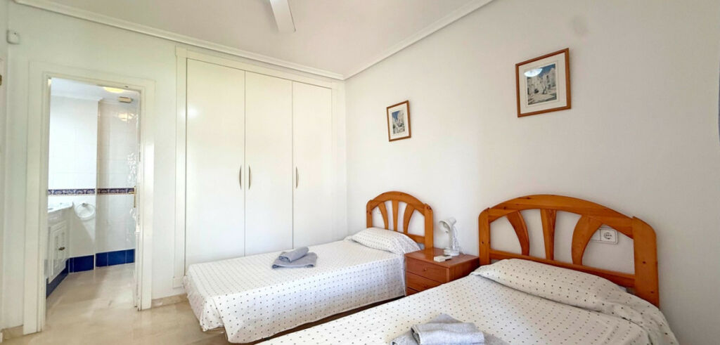 Ground Floor Apartment Villamartin Alicante - image 6