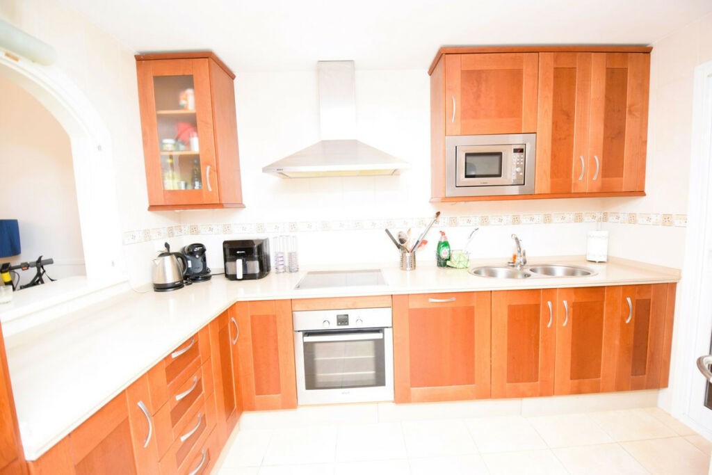 Ground Floor Apartment La Cala de Mijas Málaga - image 6