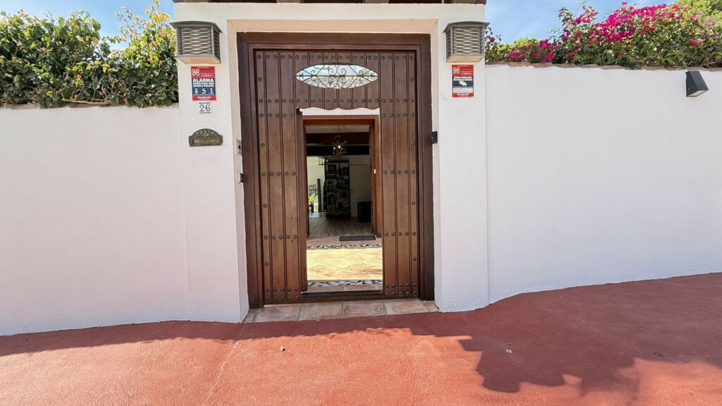 Detached Villa Calahonda Málaga - image 6