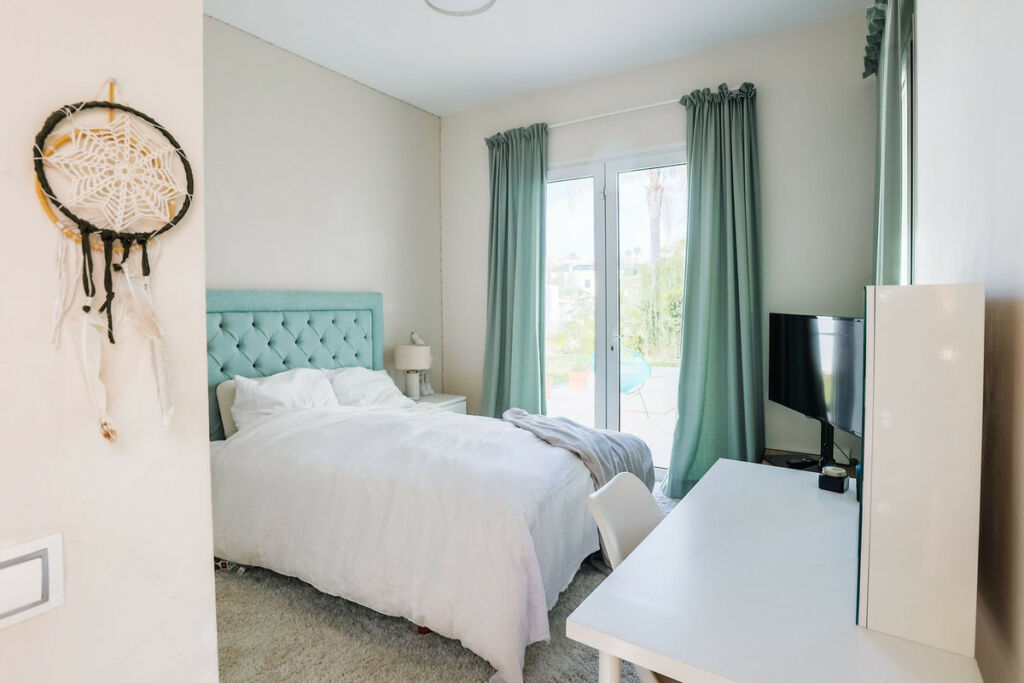 Detached Villa Estepona Málaga - image 6
