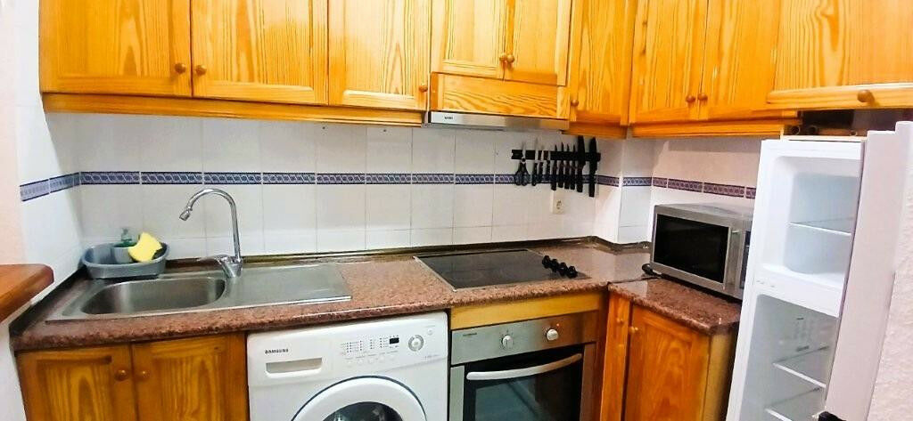 Ground Floor Apartment Playa de los Locos Alicante - image 6