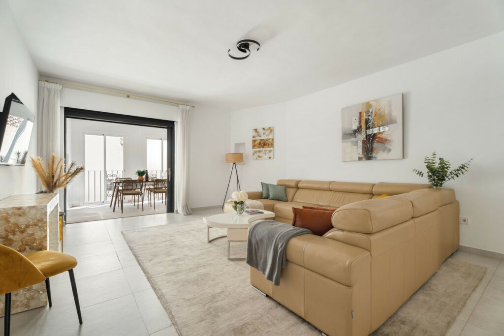 Middle Floor Apartment Puerto Banús Málaga - image 6