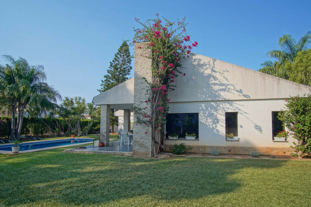 Detached Villa Denia Alicante - image 6