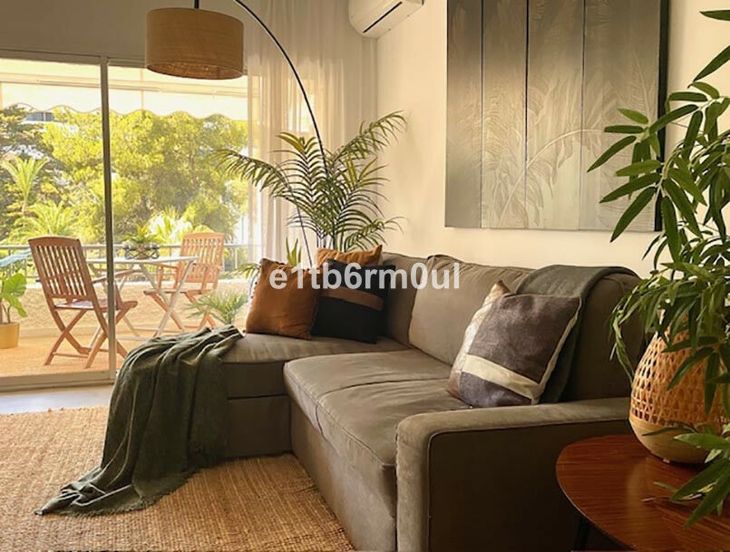 Middle Floor Apartment The Golden Mile Málaga - image 6