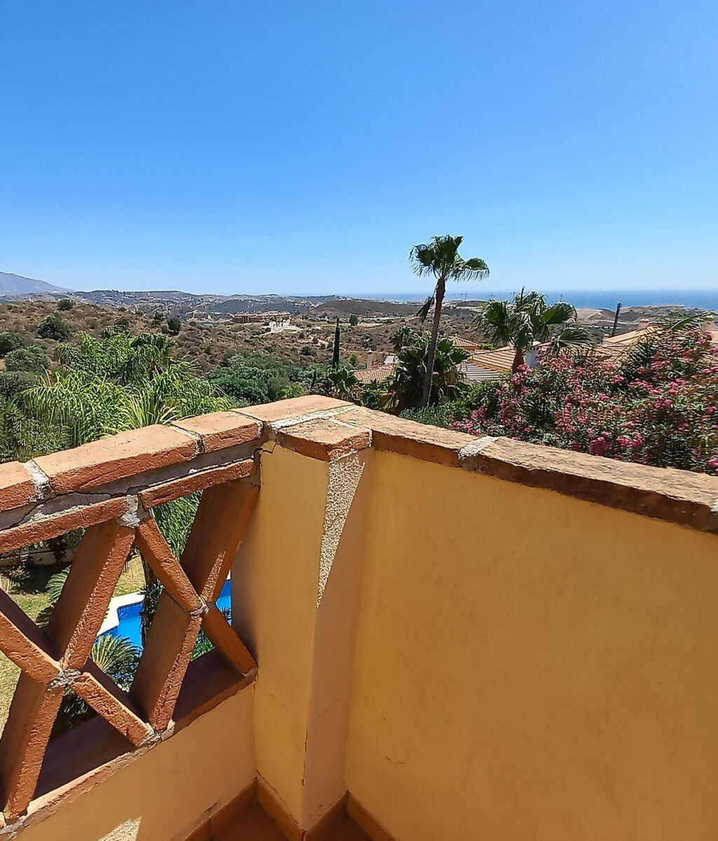 Detached Villa Riviera del Sol Málaga - image 6