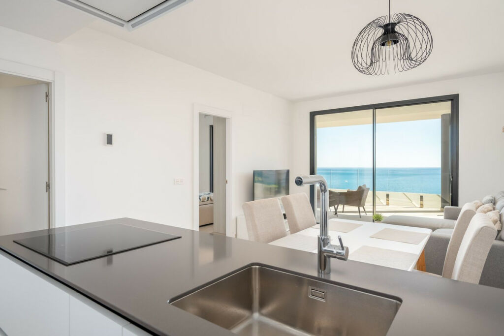 Middle Floor Apartment Fuengirola Málaga - image 6