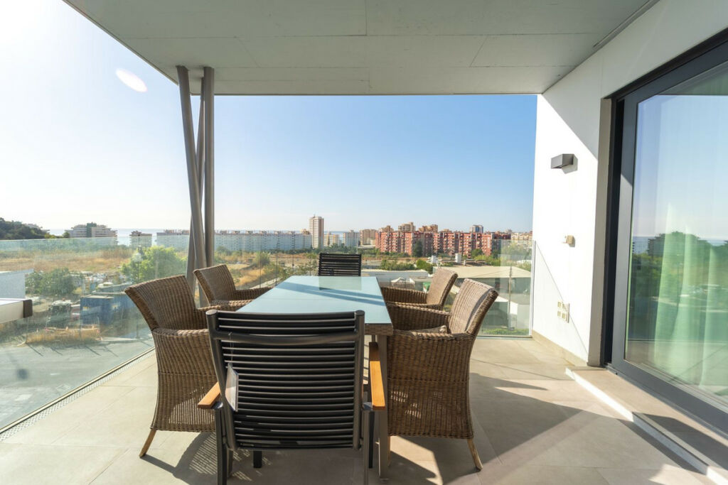 Middle Floor Apartment Fuengirola Málaga - image 6