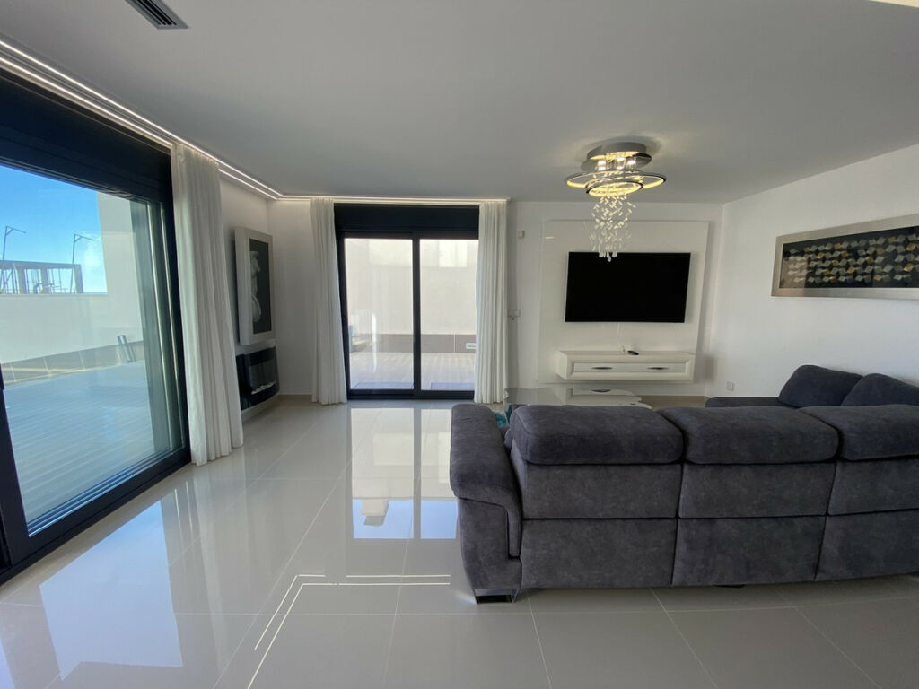 Detached Villa Dehesa de Campoamor Alicante - image 6