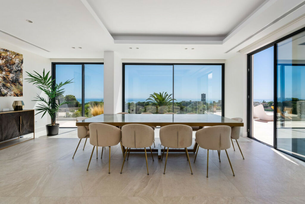 Detached Villa Río Real Málaga - image 6
