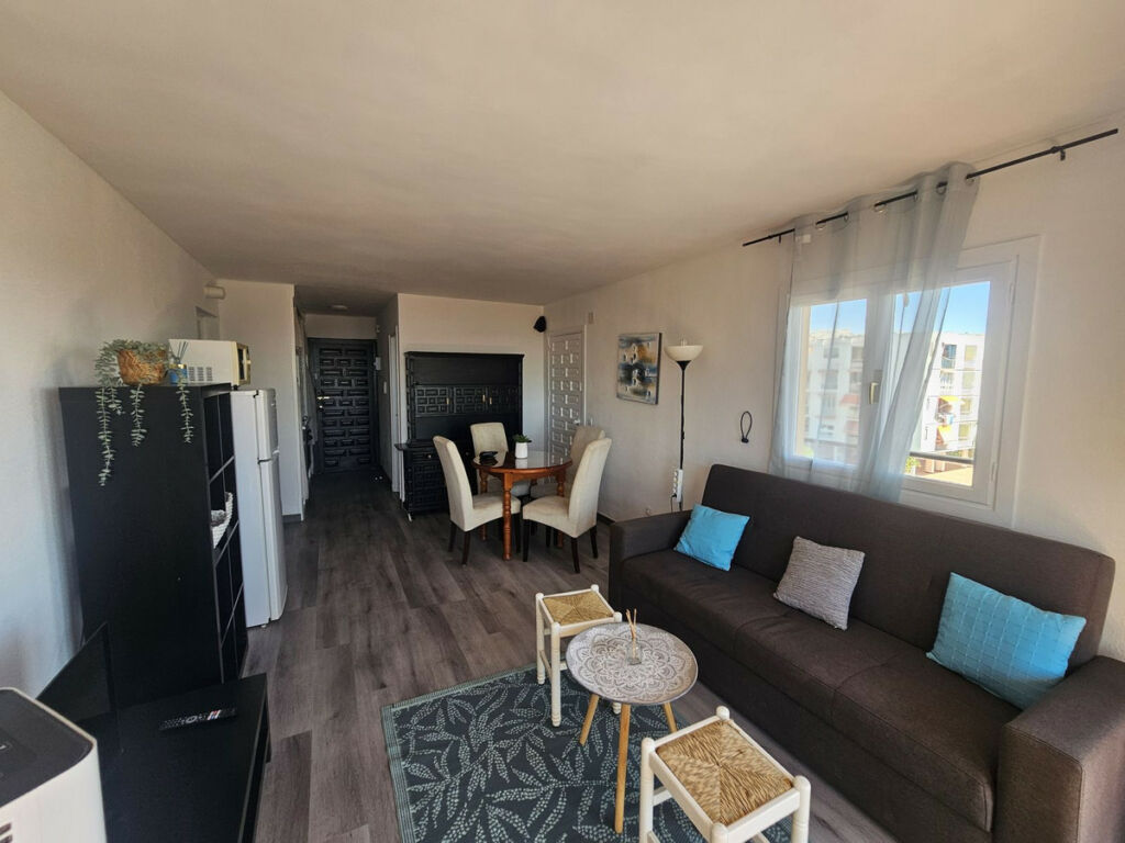 Middle Floor Apartment Calypso Málaga - image 6