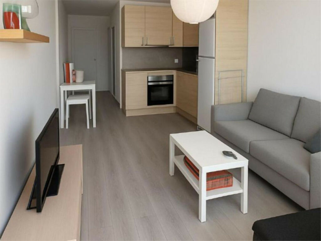 Middle Floor Apartment Estepona Málaga - image 6