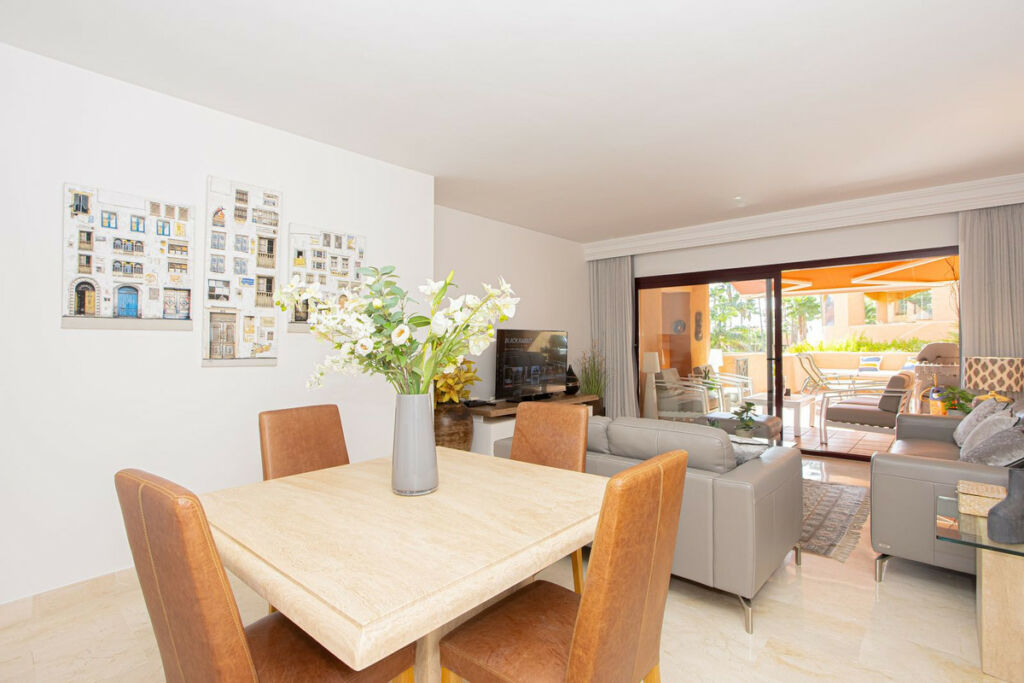 Ground Floor Apartment Los Flamingos Málaga - image 6