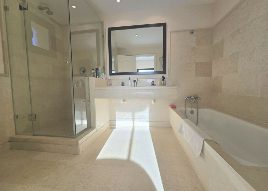 Ground Floor Apartment Benahavís Málaga - image 6