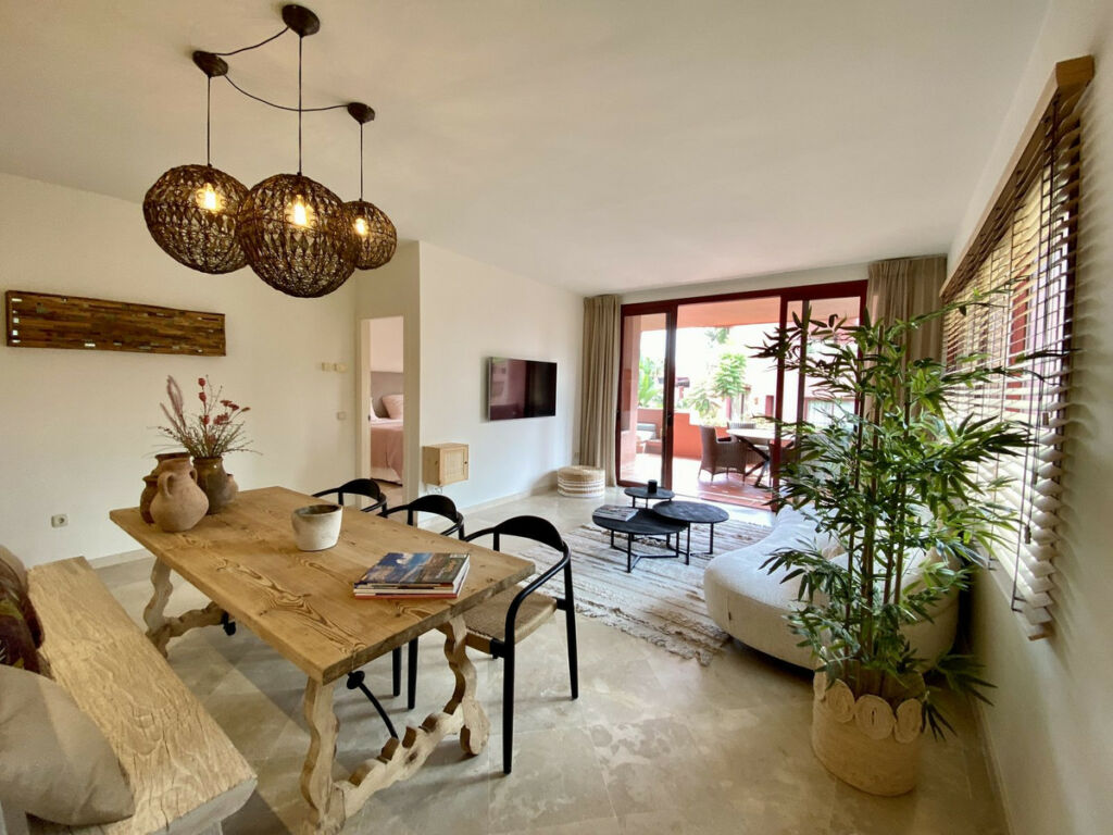 Middle Floor Apartment Estepona Málaga - image 6