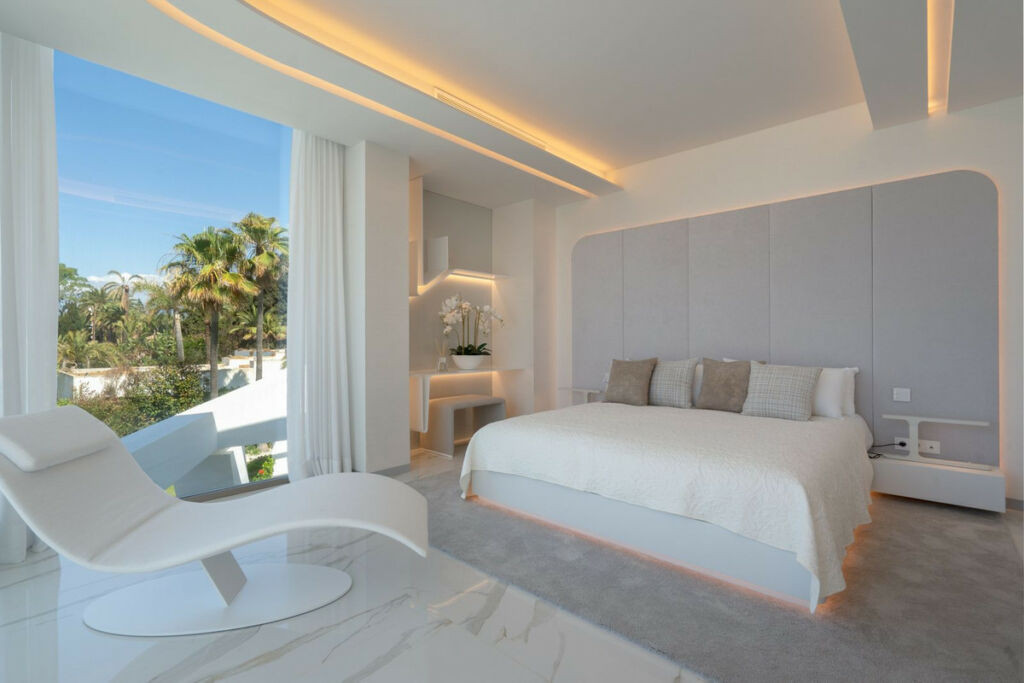 Detached Villa Los Monteros Málaga - image 6