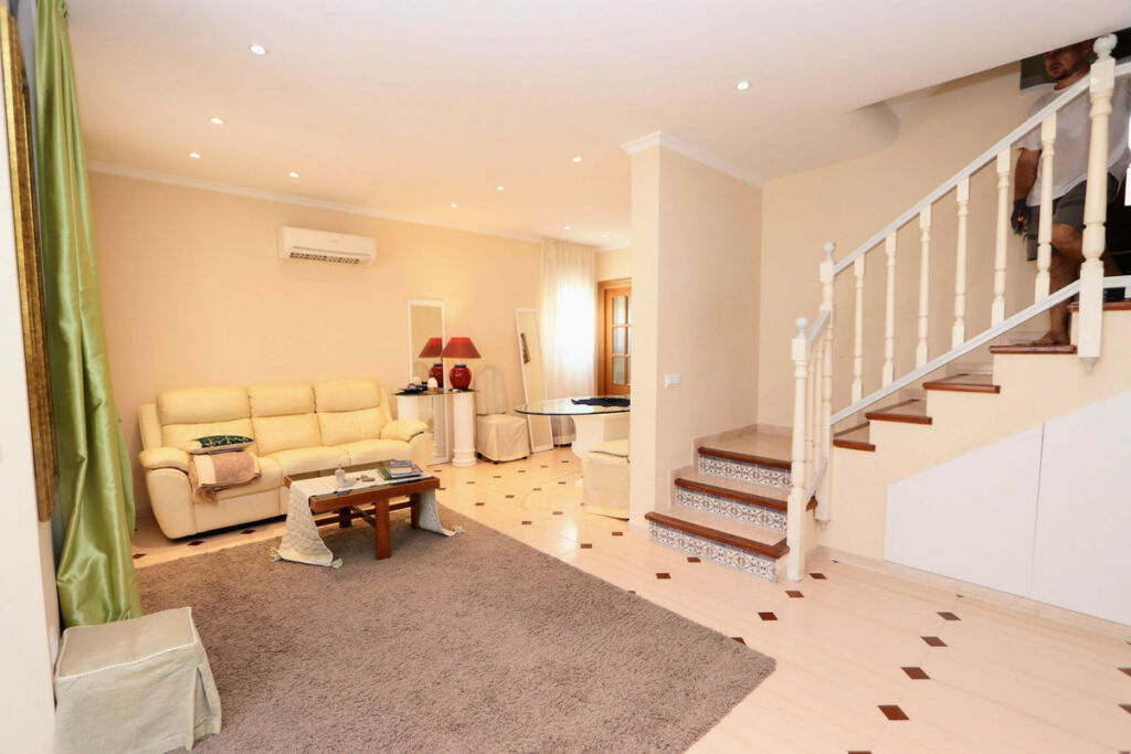 Semi-Detached House Torrevieja Alicante - image 6