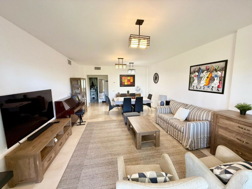 Ground Floor Apartment La Alcaidesa Cádiz - image 6
