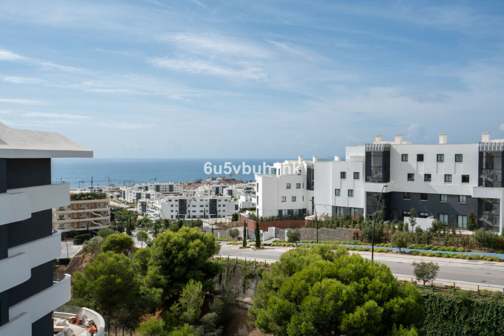 Middle Floor Apartment Fuengirola Málaga - image 6