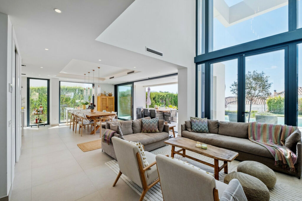Detached Villa Riviera del Sol Málaga - image 6