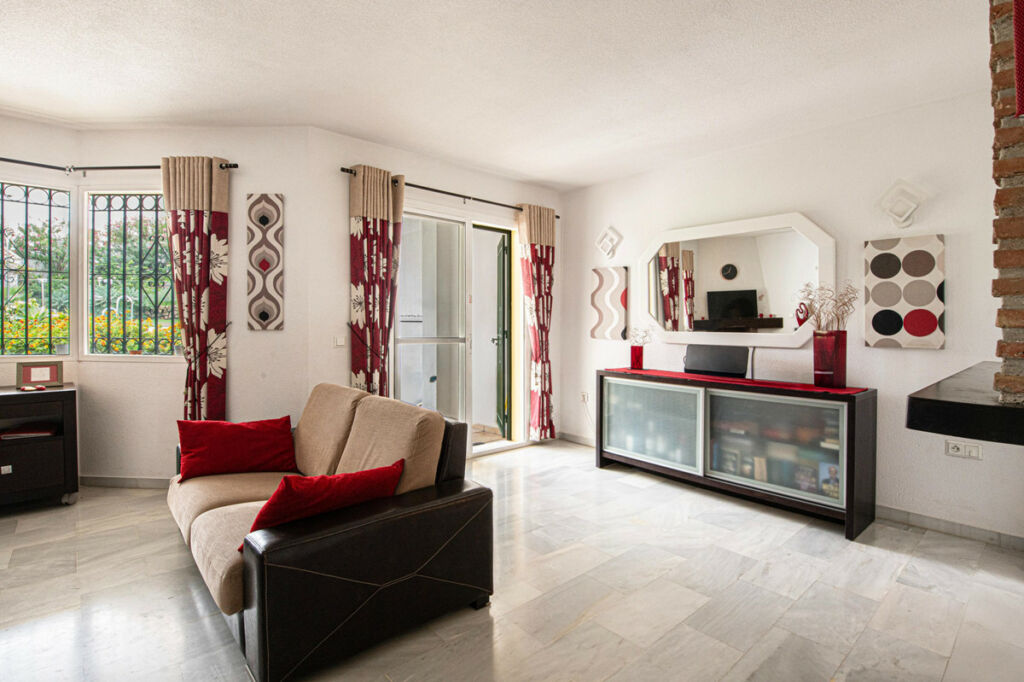 Ground Floor Apartment Calahonda Málaga - image 6