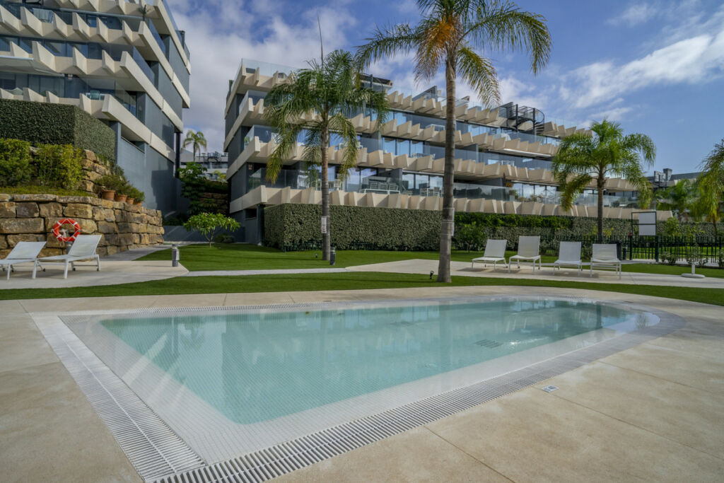 Middle Floor Apartment Estepona Málaga - image 6
