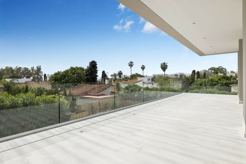 Detached Villa San Pedro de Alcántara Málaga - image 6