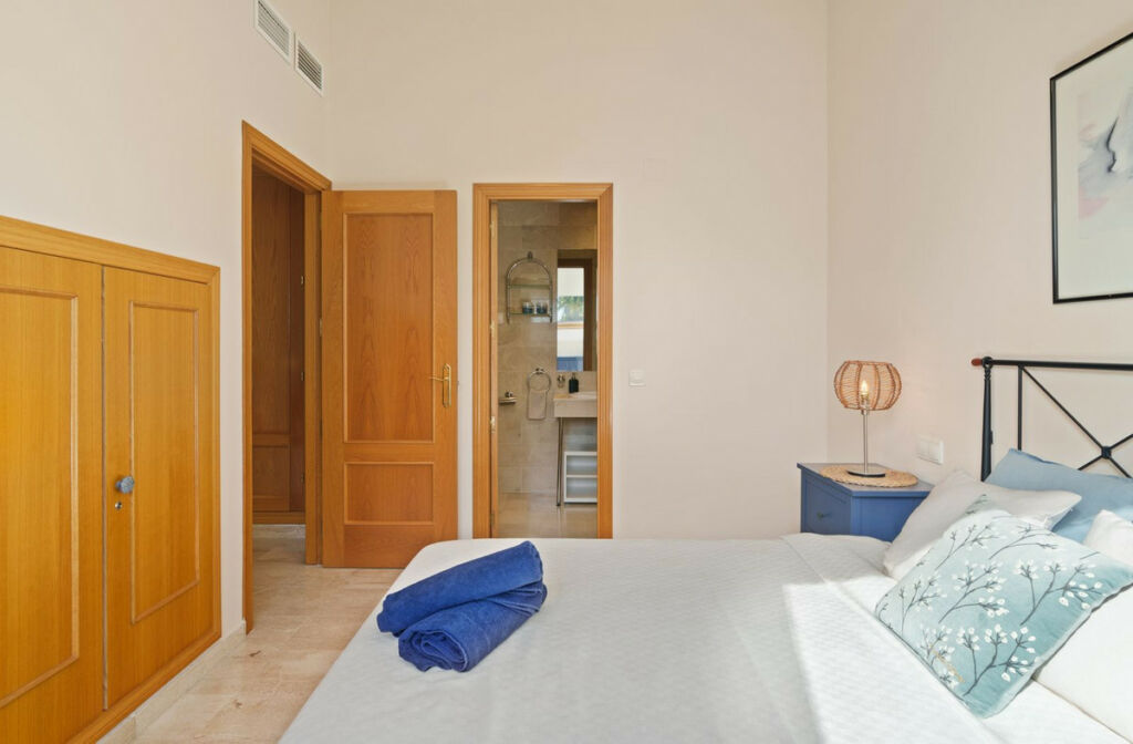 Top Floor Apartment El Rosario Málaga - image 6