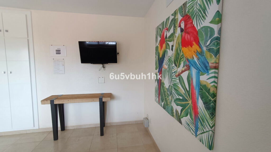 Middle Floor Apartment Fuengirola Málaga - image 7