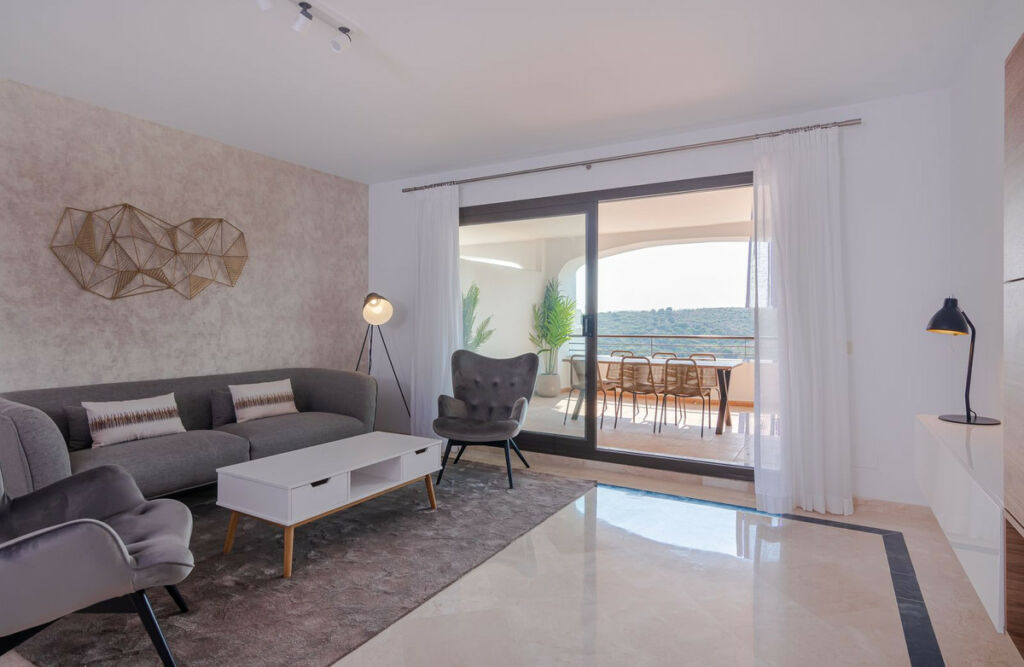 Middle Floor Apartment Casares Playa Málaga - image 6